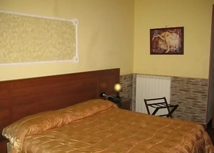 Iris Отель Неаполь