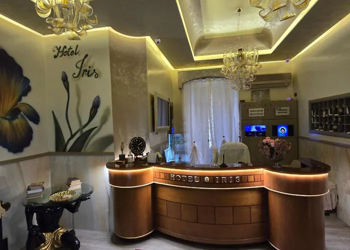 Отель Iris