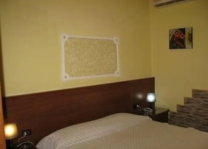 Отель Iris Неаполь