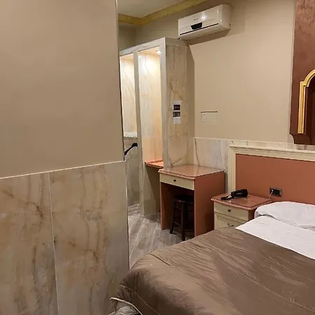 Hotel Iris Hotel *