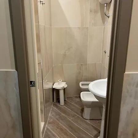 Iris Hotel