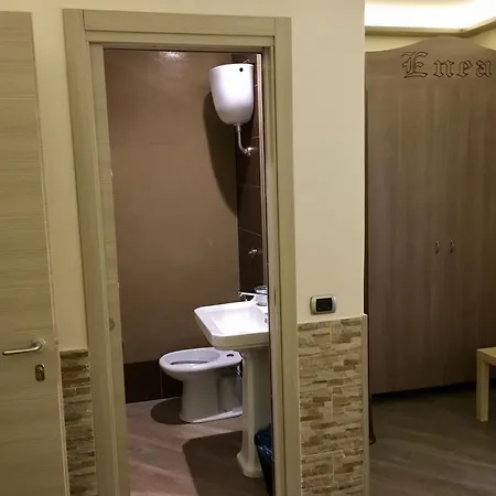 Iris Hotel