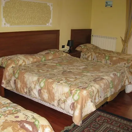 Hotel Iris Hotel *