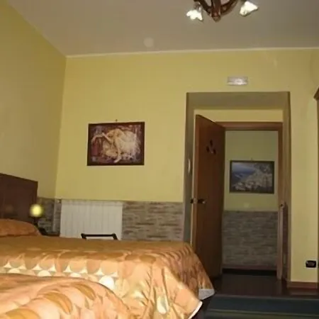 Hotel Iris