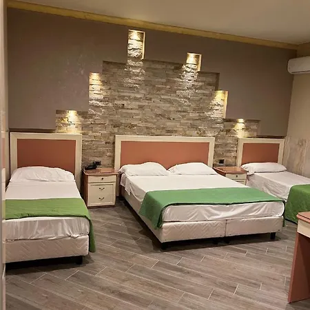 Iris Hotel